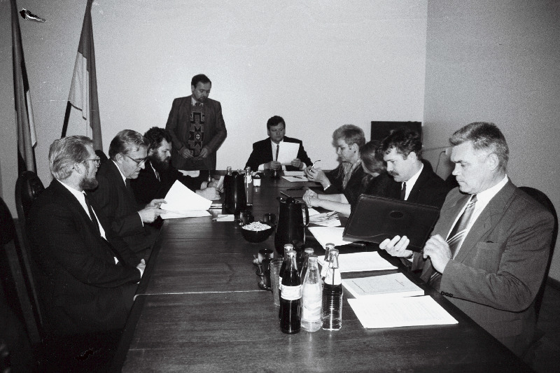 Linnavalitsuses; Märt Moll; Maavalitsuses; Riigikogu liikmed; Soome-Porvoo juhid.