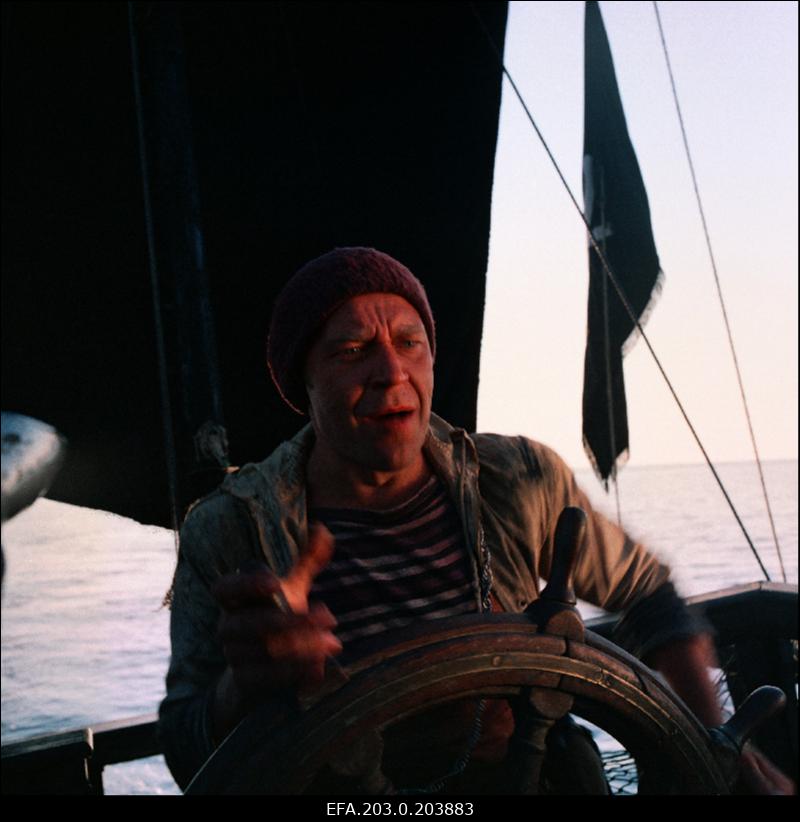 Tallinnfilmi mängufilm "Arabella, mereröövli tütar". Tüürimehe rollis on piraat Meremõrtsukas (Tõnu Kark).