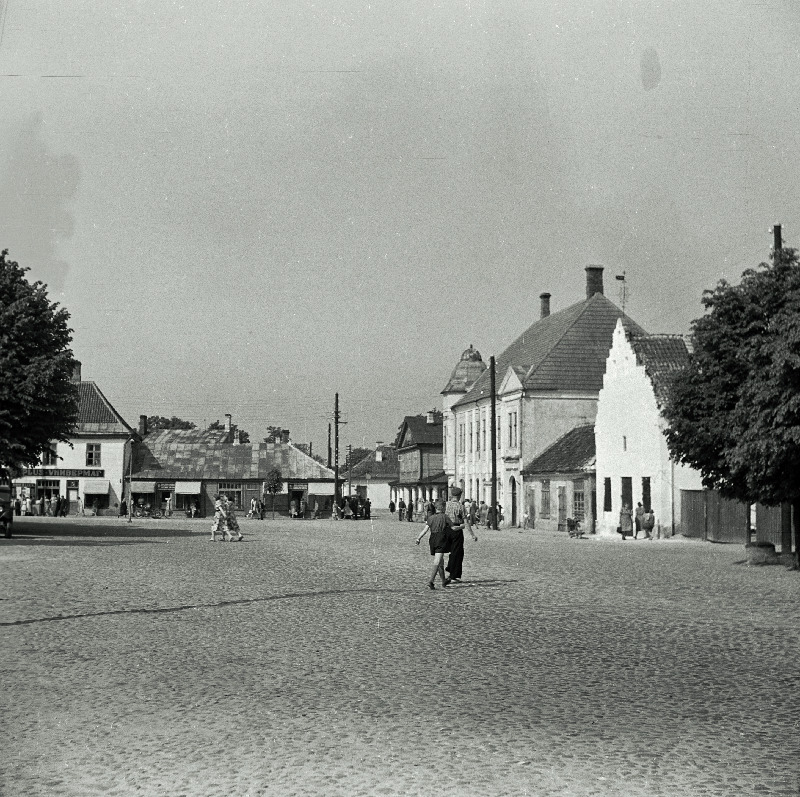 Vaade Kingissepa linna keskväljakule.