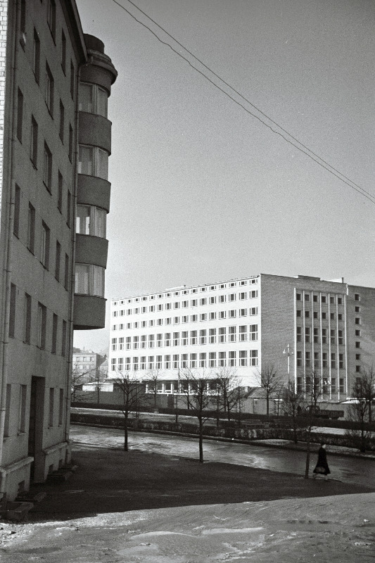 Eesti NSV Teaduste Akadeemia raamatukogu hoone Tallinnas.