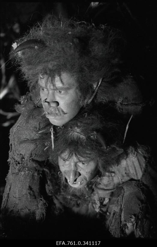 Stuudio "Tallinnfilm" muusikaline lastefilm "Nukitsamees" filmivõtted. Mõhk - Tõnu Kark ja  Tölpa - Urmas Kibuspuu.