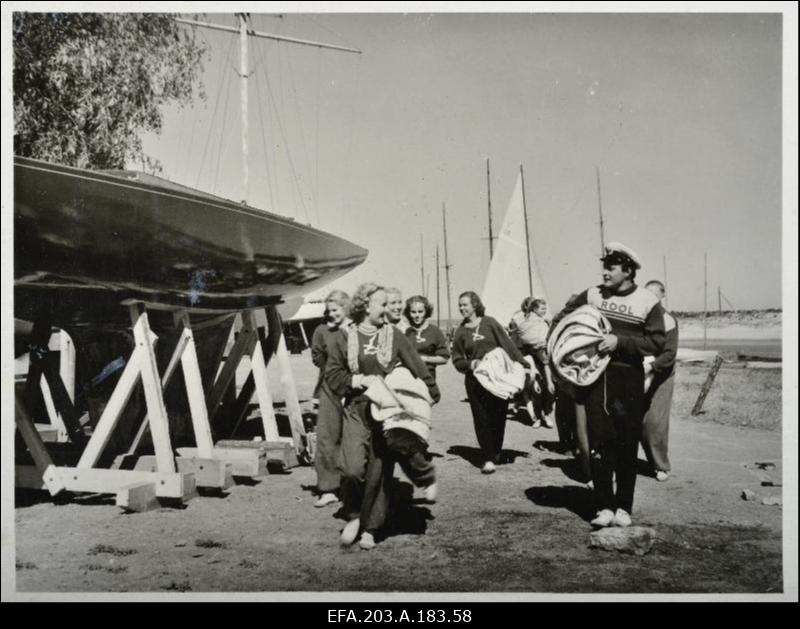 Kaader filmistuudio Tallinnfilm mängufilmist Jahid merel.