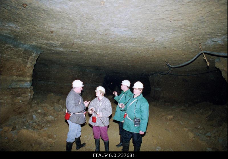 Põlevkivikaevanduses.