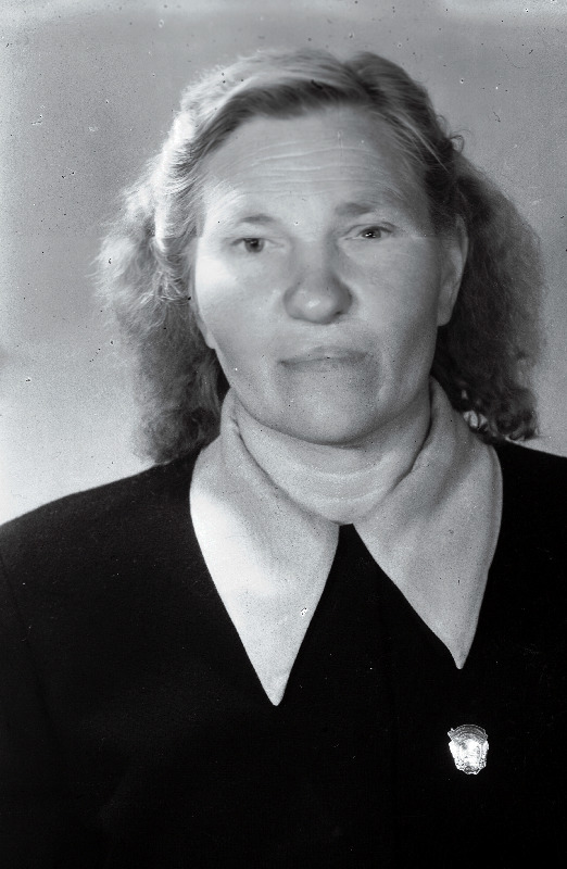 Tamm, Miina - Saku Maakorralduse ja Maaparanduse Tehnikumi õppemajandi nuumsigade talitaja.