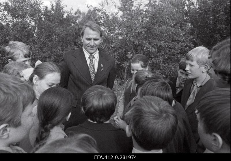 Sotsialistliku töö kangelane Vassili Kuzmitš Ivanov. ("Ahtme" kaevanduse kaevurite brigadir)