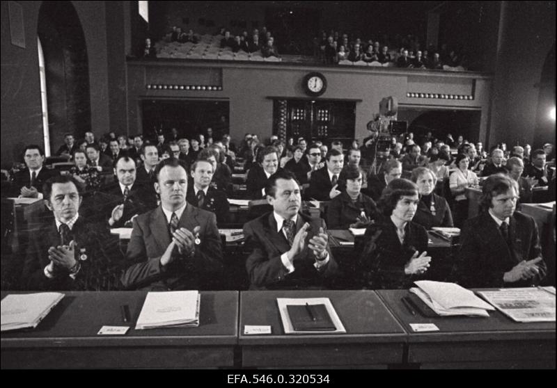 Konstitutsiooni vastuvõtmine.