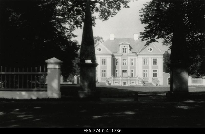 Vaade Palmse mõisa peahoonele.