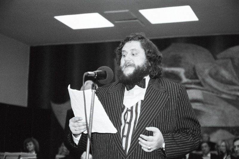 Humorist Raimo Aas Eesti Raadio meelelahutussaate “Meelejahutaja” lindistamisel.