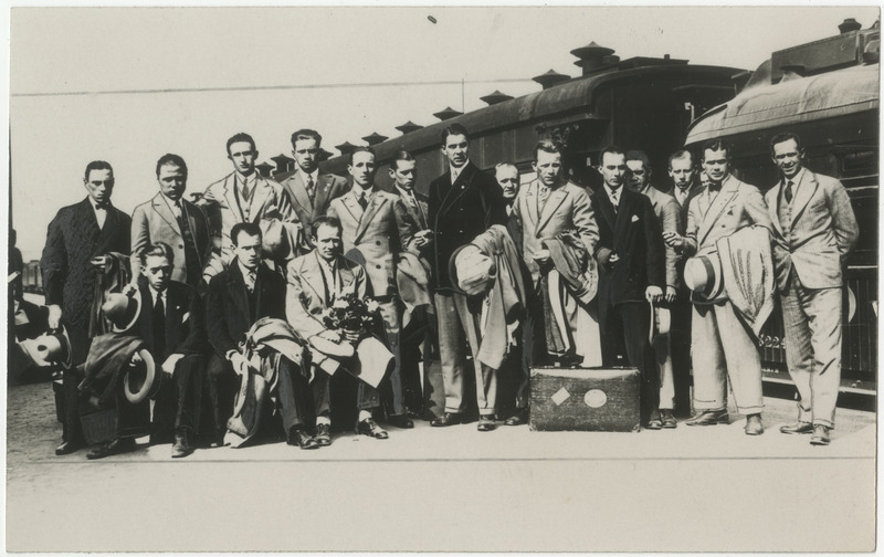 Rootsi jalgpalliklubi AIK meeskond pärast saabumist Tallinna raudtejaamas