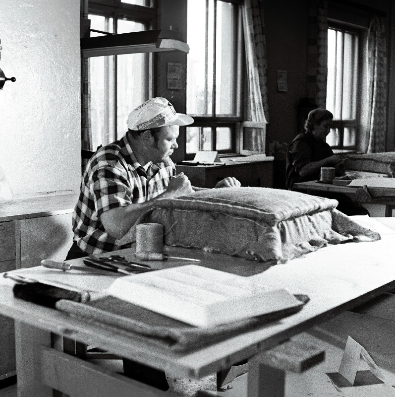 Vabariigi esimesel mööblitööstuse töötajate võistlusel sadulseppadest esikohale tulnud M. Nopasson mööblivabrikust "Standard"