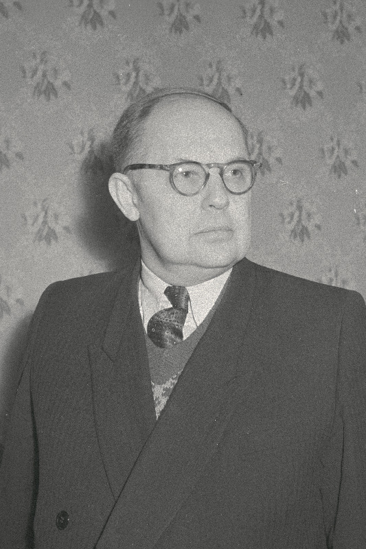 Uusman, Paul – Eesti NSV kultuuriministri asetäitja.