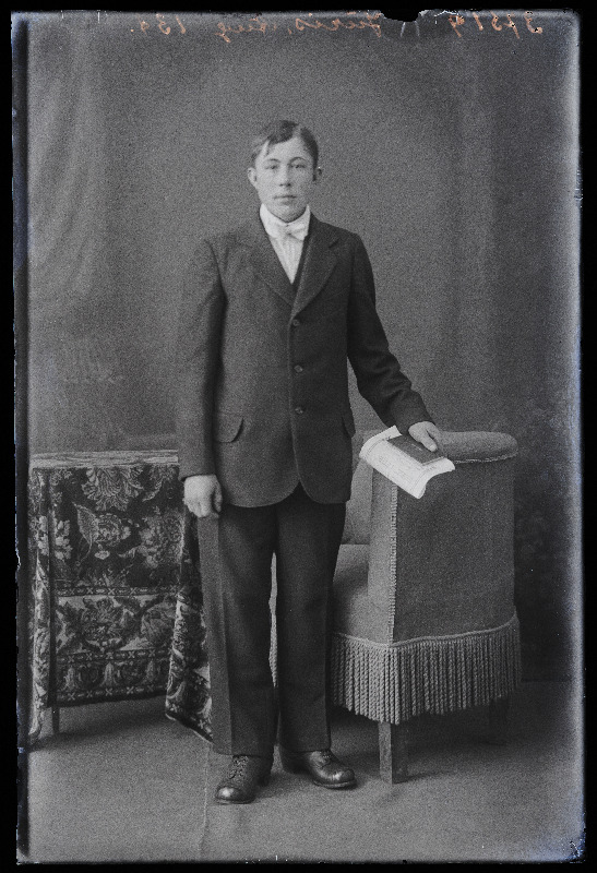 Leerilaps August Jüris.