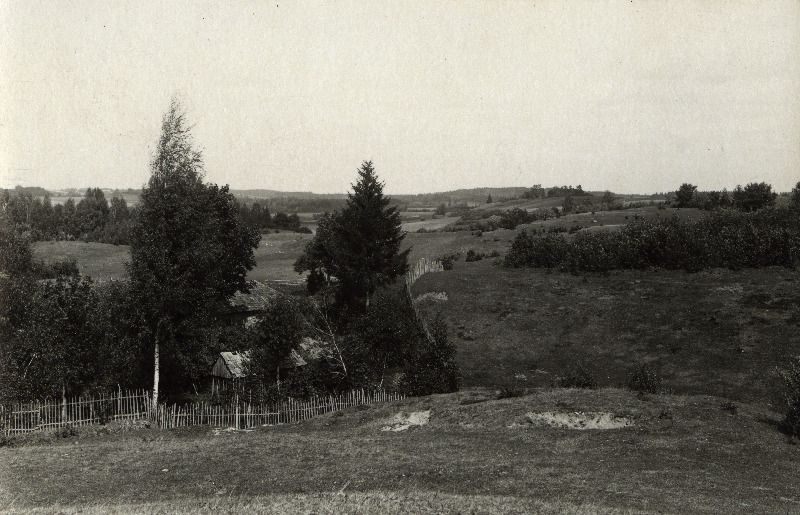 Rõngu maastik Kivivarre linnamäelt.