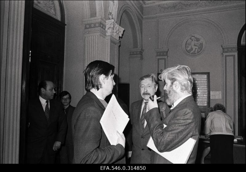 Teaduste Akadeemia presidendi valimised. (Jätkab Karl Rebane.)