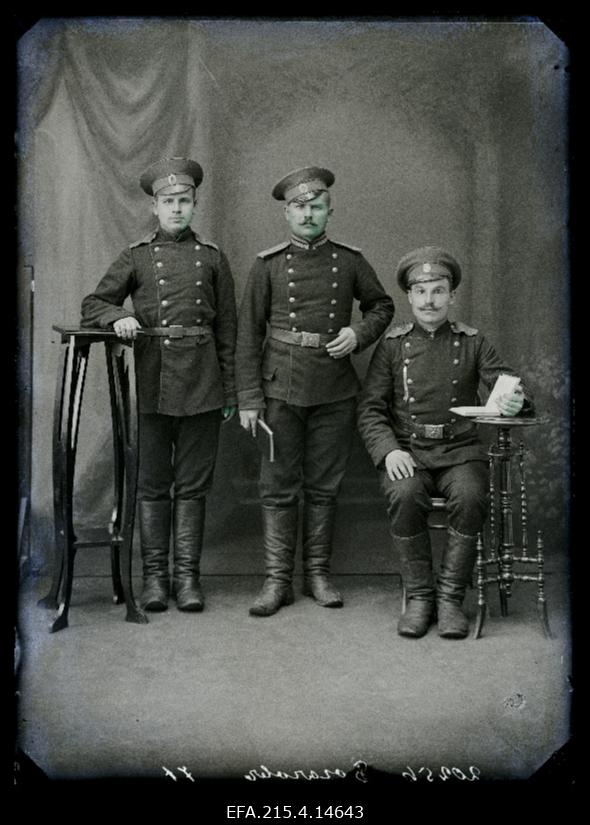 Grupp sõjaväelasi, (foto tellija Bogatschoff [Bogatšov]).