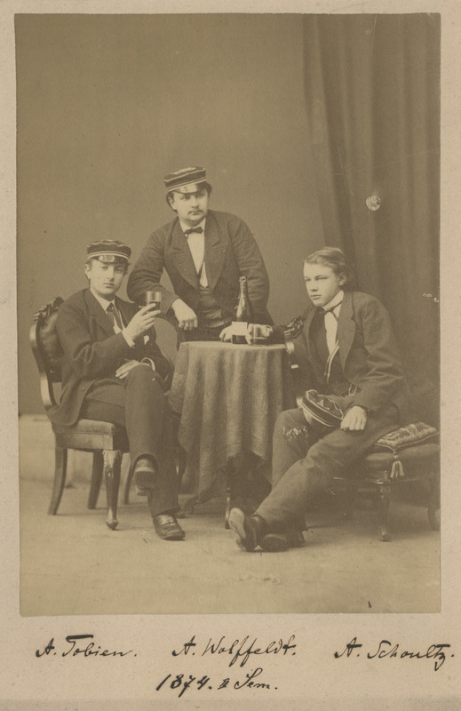 Osa korporatsiooni "Livonia" 1874. a II semestri värvicoetusest, grupifoto