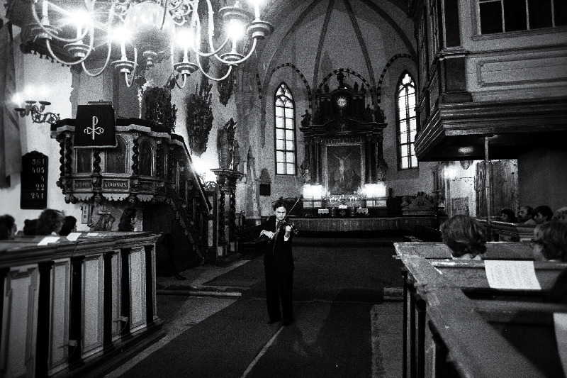 "Musical days with idriart", viiuldaja M. Pogačuk.