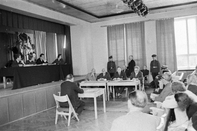 Vaade kohtuistungi saali kohtuprotsessi ajal sõjaroimarite Roland Rudolf Ranna, Ants Tinniste ja Harri Paisu üle.