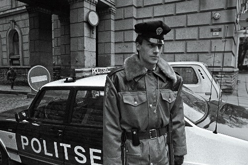 Eesti politseinik talvevormis.