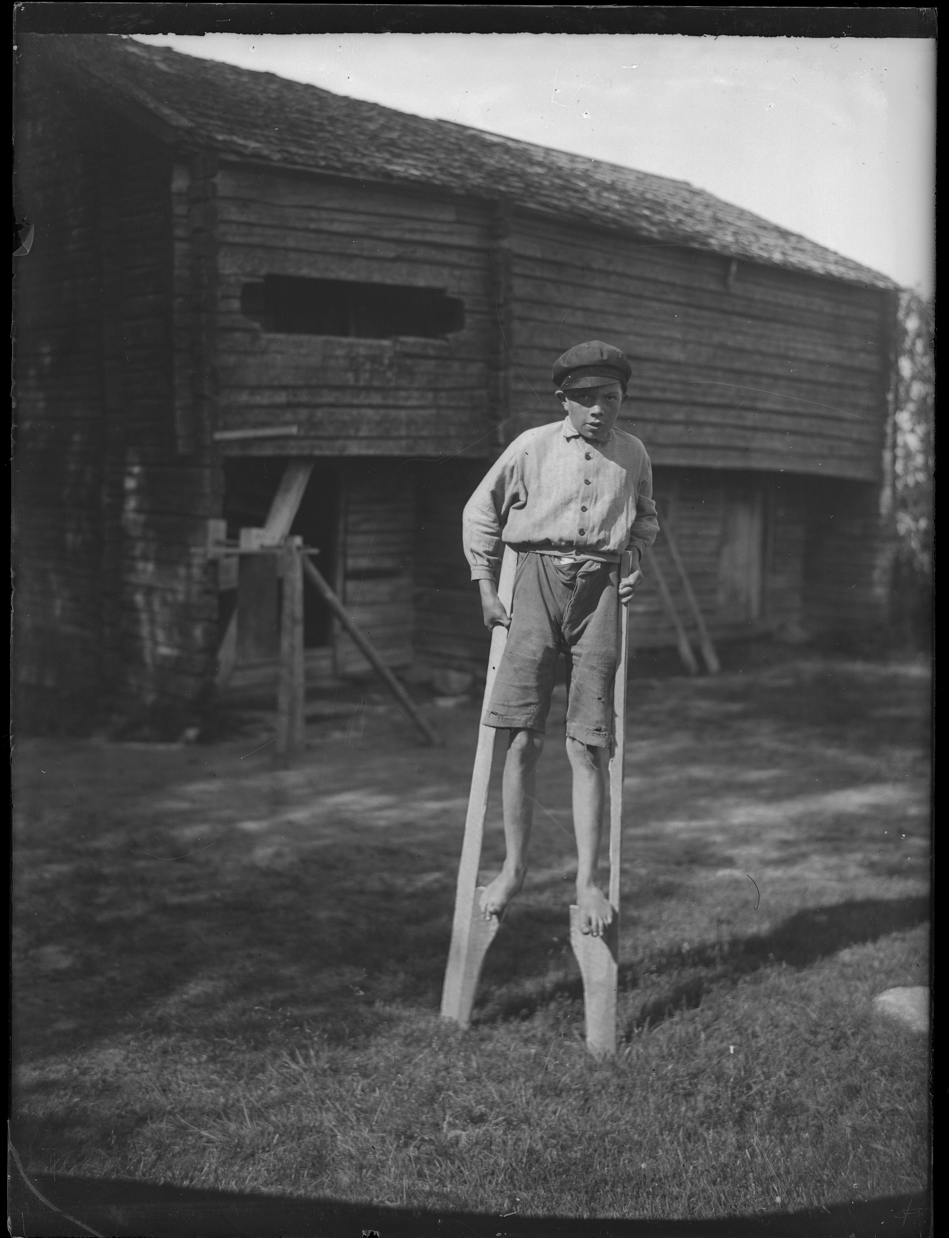 SLS 407 b foto 14 Gå på styltor‎ (1932)
