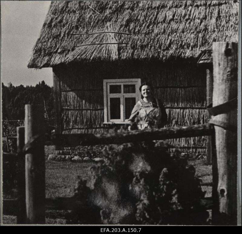 Kaader filmistuudio Tallinnfilm mängufilmist Tütarlaps mustas.