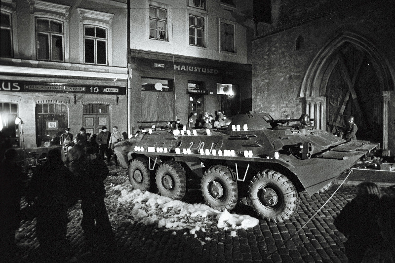 Telefilmi "Küünlad pimeduses" ("Candles in the Dark") võtted Vanaturu kaelas, režissöör Maximilian Schell, produtsent Taska Films/ Kushner-Locke Company/ Family Channel Production.
