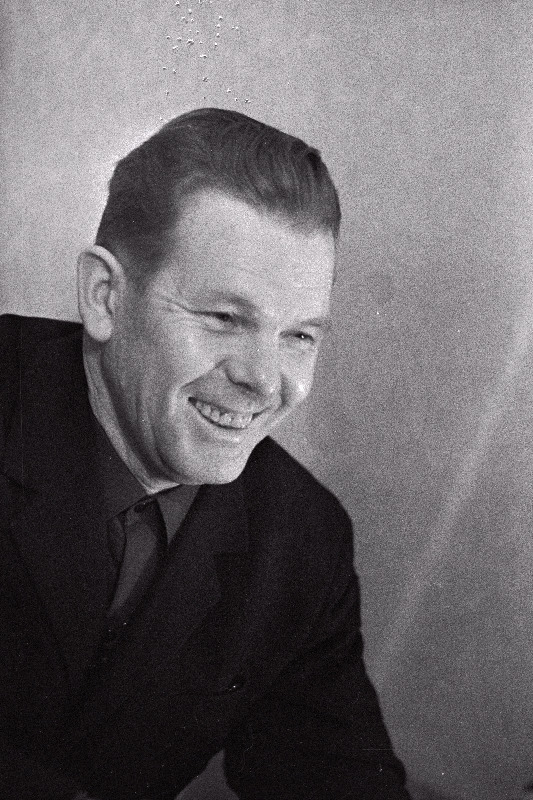 Eestimaa Kommunistliku Partei Mererajooni parteiorganisatsiooni XXI konverentsi delegaat Suure Isamaasõja veteran, tehase „Eesti Kaabel“ pressija Rudolf Tammekänd.
