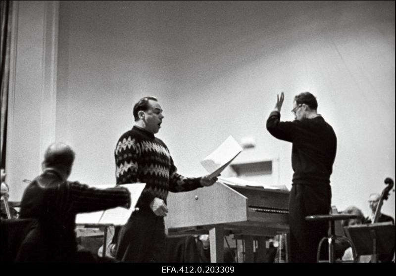 Georg Ots, ERSO ja dirigent Roman Matsov.