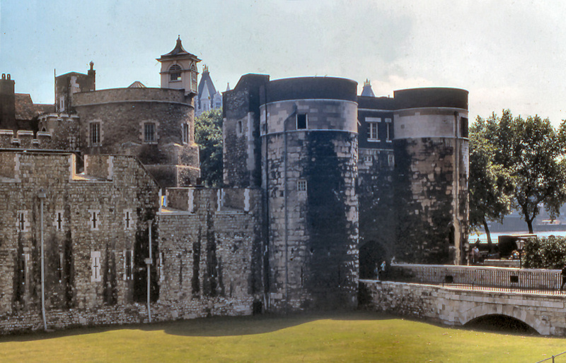 Tower of London - geograph.org.uk - 2246918 - Tower of London