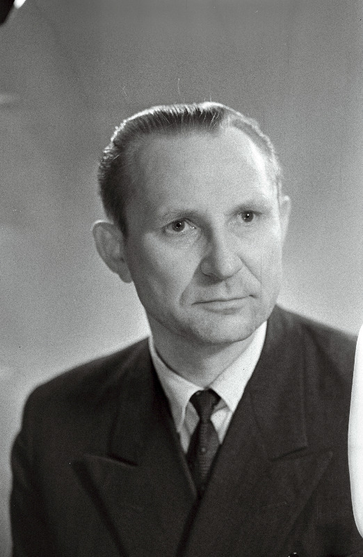 Kruus, Voldemar - Eesti NSV Ülemnõukogu seitsmenda koosseisu saadik.