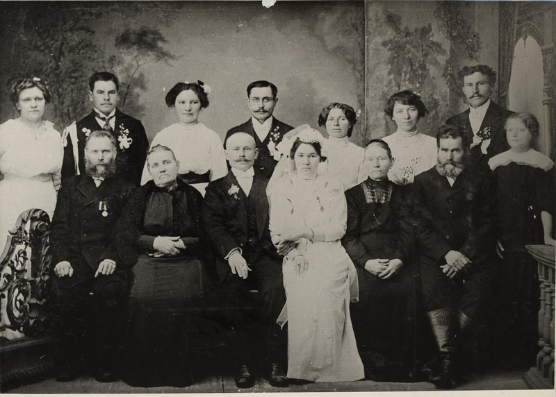 Marie Juuse ja Adolf Jermanni pulmapilt, grupifoto