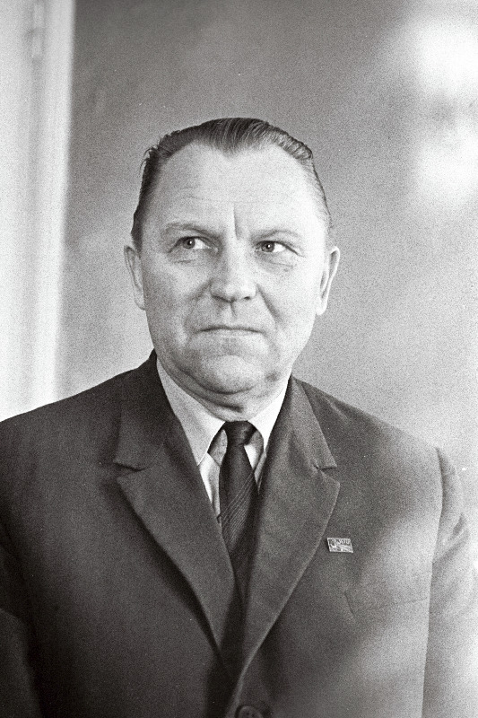 Repson, Albert - NSV Liidu kangelane, Tallinna Ehituskeraamikatehase direktor.