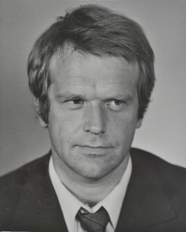 Hermaküla, Evald - näitleja. Mängufilmi Hukkunud Alpinisti hotell Glebsky osatäitjaks soovija.