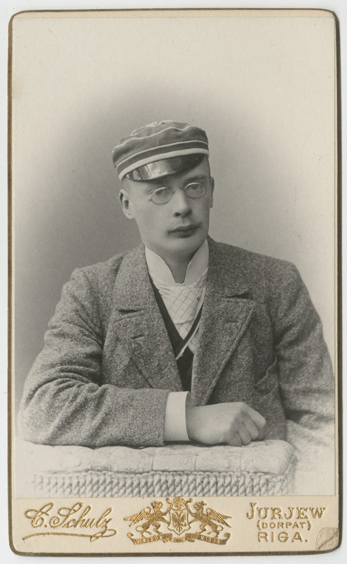 Korporatsiooni "Livonia" liige Gustav von Hirscheydt, portreefoto