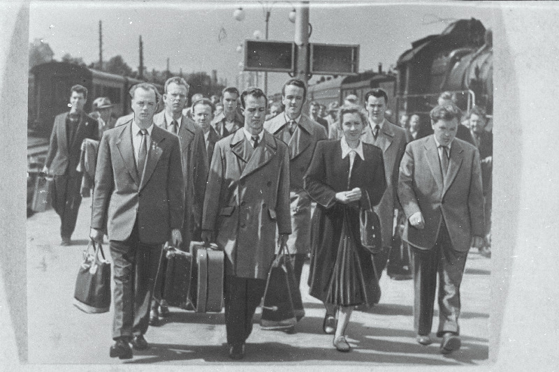 Tallinna võistlusreisile saabuv Göteborgi (Rootsi) klubi Atos jalgpallimeeskond Balti jaamas.