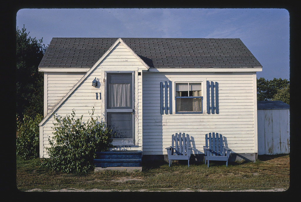 Blue Haven Motor Court Cabin, view 2, Route 1, Saco, Maine (LOC)