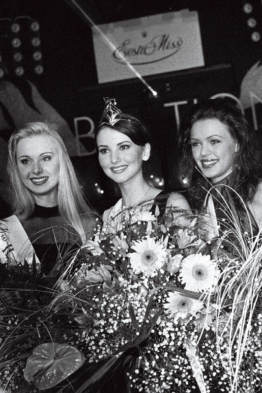 Konkursi Eesti Miss'96 võitjad Maie Jõger (miss), Sigrid Karotam (I printsess), Mari-Liis Kapustin (II printsess).