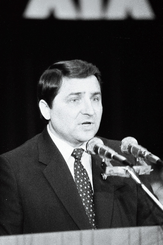 ELKNÜ XIX kongressil esineb ettekandega ELKNÜ Keskkomitee esimene sekretär Donald Visnapuu.