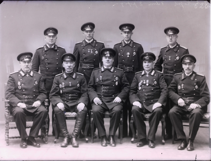 Grupp tuletõrje juhatajaid.