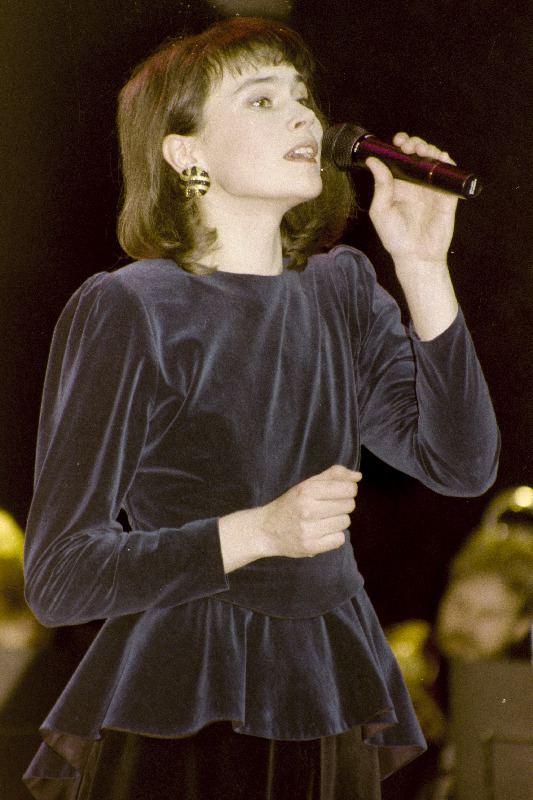 Laulja Kadri Hunt esinemas Eesti Eurolaul 1996 finaalis klubis Dekoltee.