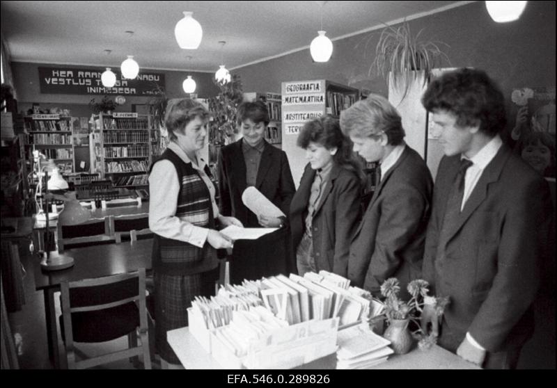 Kutsehariduskooli raamatukogu.