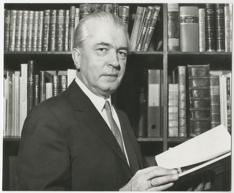 Professor Armin Tuulse oma toas Sköndalis