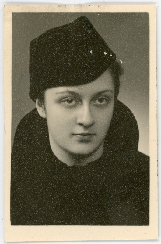 Vera (Veera) Kuma. Passitaotluse foto