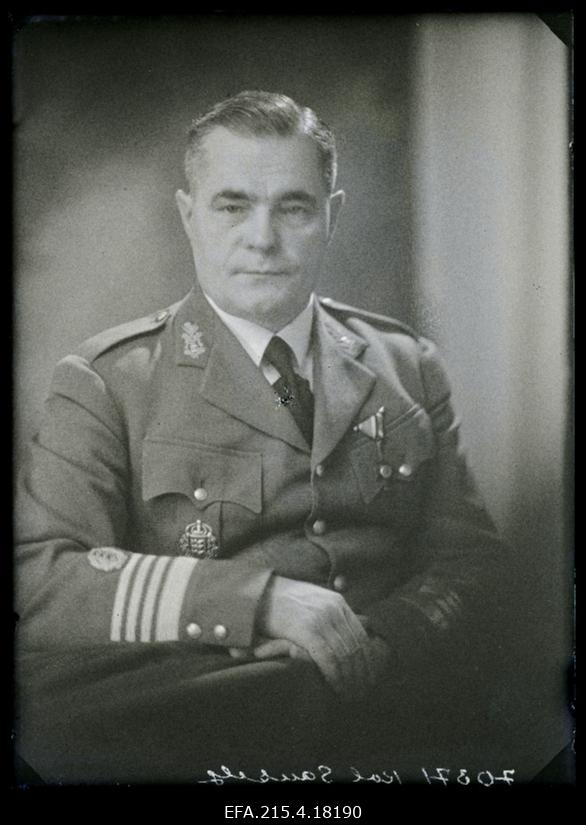 Pärnu-Viljandi Sõjaväeringkonna ülem kolonel Artur Sauselg.
