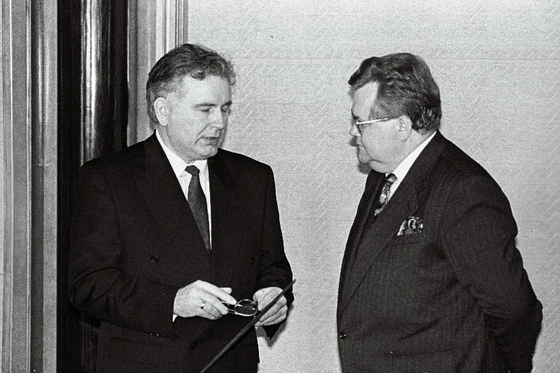 T. Vähi, E. Savisaar.