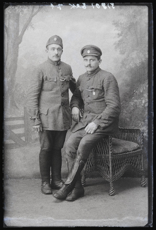 Kaks sõjaväelast, (foto tellija Eek).