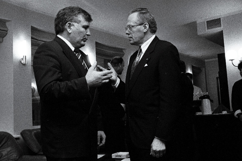 Tiit Vähi ja Läti välisminister Valdis Birkavs.