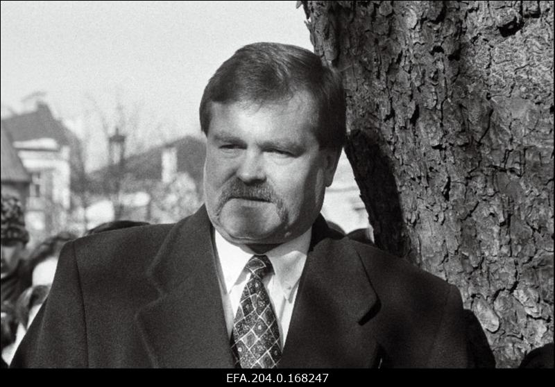 Saarniit, Jaak - Tallinna aselinnapea.