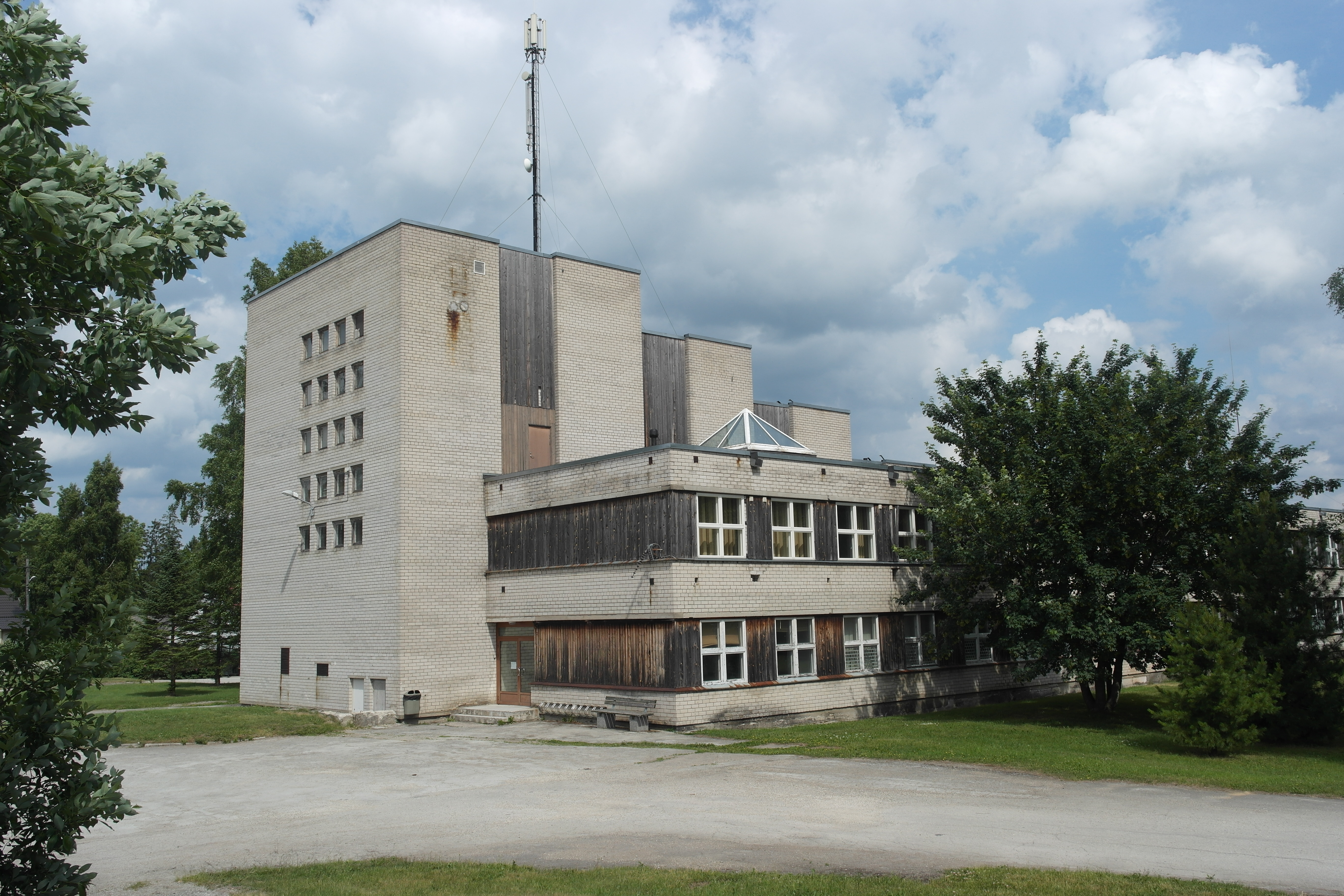 Aruküla Noortekeskuse esine - Aruküla youth centre