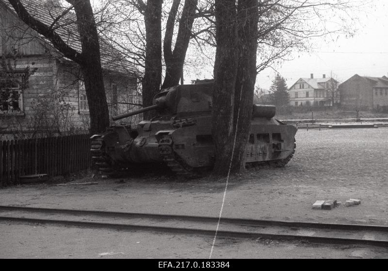 Saksa tank Viljandi raudteejaama lähedal.